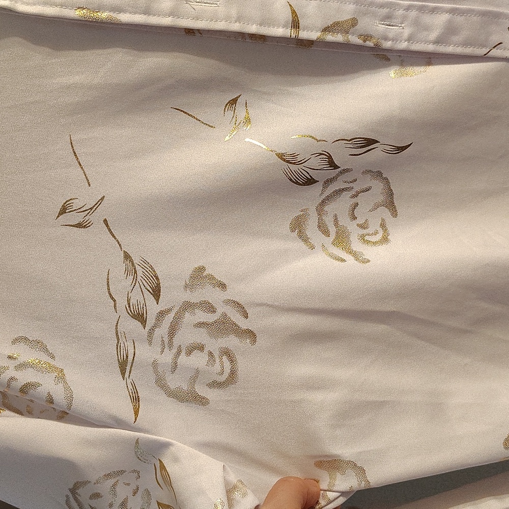 EUC Shein men's collared, long sleeve, dress shirt. White and metallic gold - Picture 5 of 7